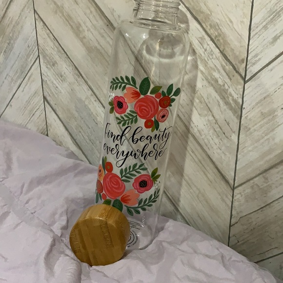 Glass Mary & Martha water cup! - Picture 3 of 3